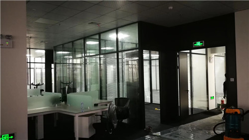  武漢辦公室玻璃隔斷